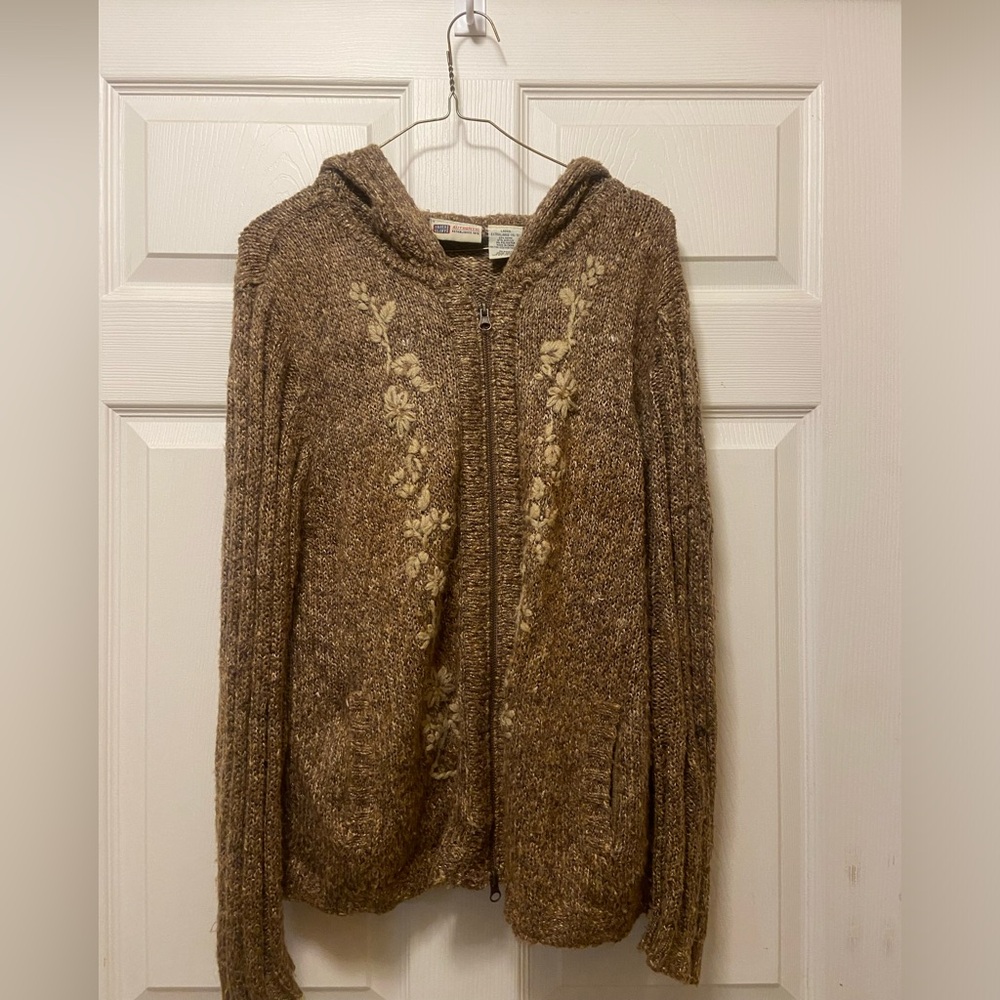 Women’s Zip Up Sweater